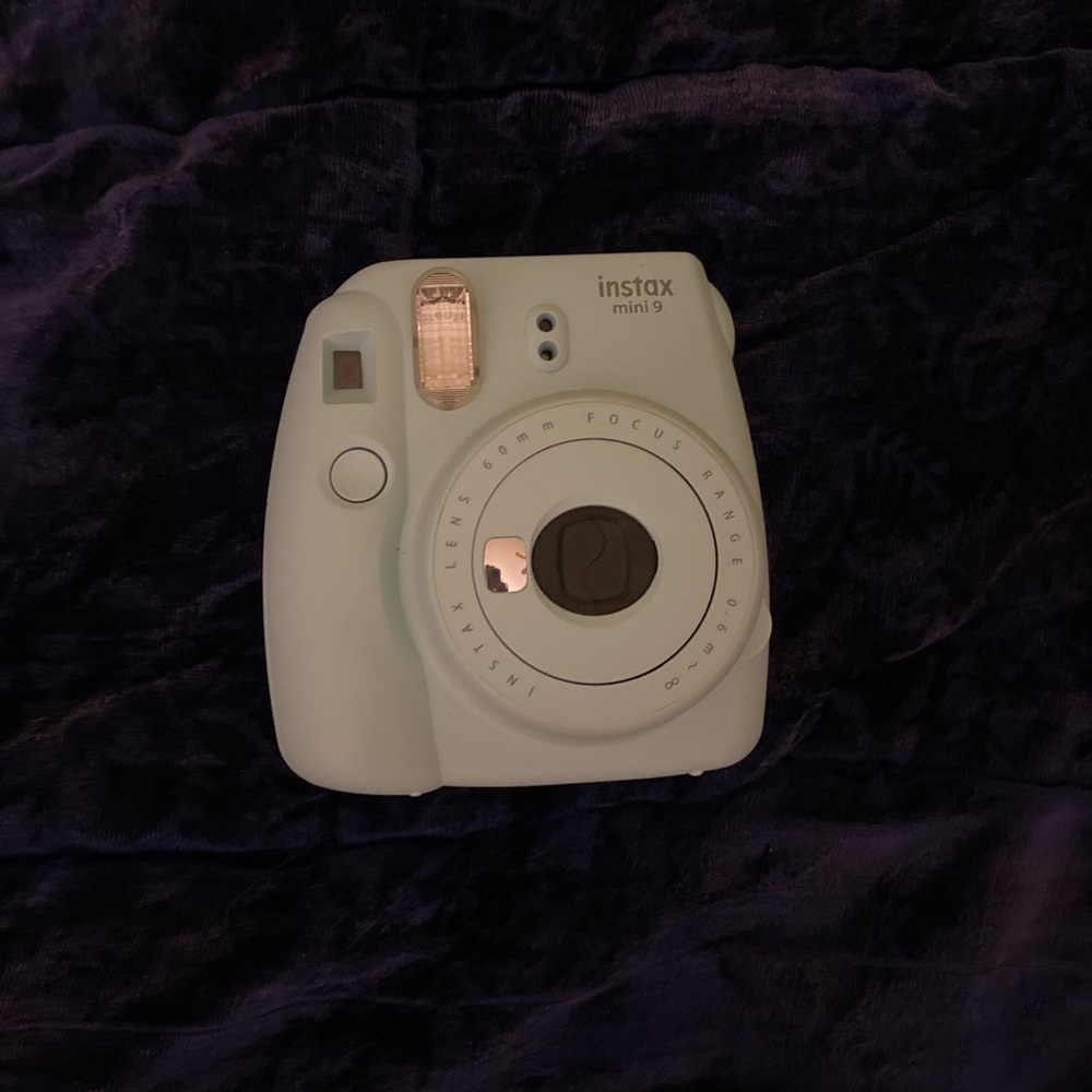 Fujifilm Instax Mini 11 camera mint green!!